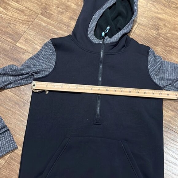 Ivivva black cozy panel neck hoodie grey sleeves - Picture 11 of 11